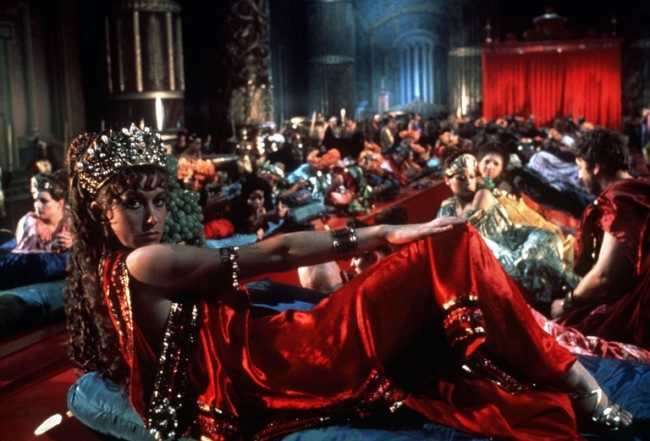 Scene from film CALIGULA (1979) starring HELEN MIRREN. FOR USE AS FILM FOUR CHANNEL PROGRAMME PUBLICITY ONLY 124 HORSEFERRY ROAD LONDON SW1P 2TX 0171 306 8685 Ffc -
