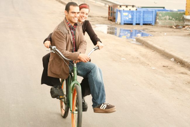 Tarek (Shredi Jabarin) and Keren (Hili Yalon) on Bike